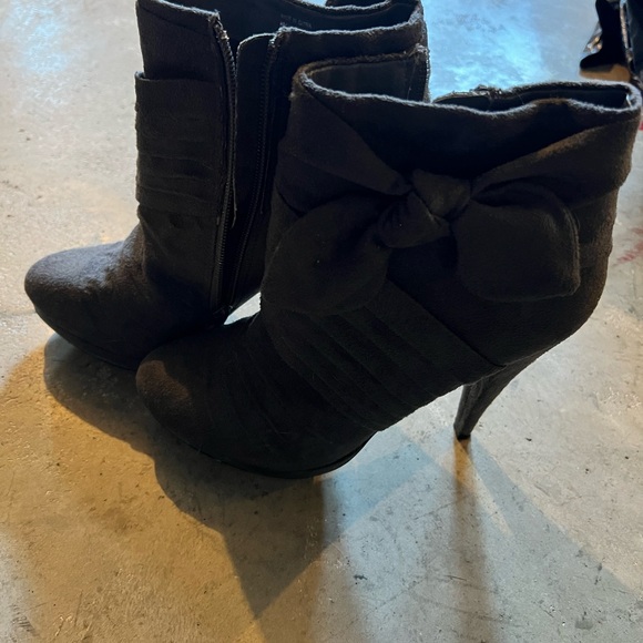 Ankle booties - Picture 4 of 4